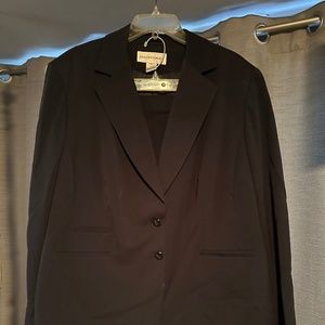 Navy Blue Jones New York Woman's 2 Piece Pant Suit